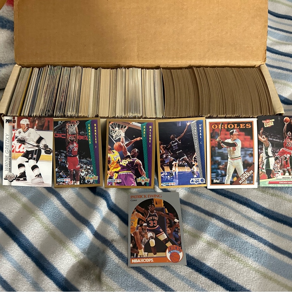 Topps 92-93 rare sports cards excellent condition hearing all offers